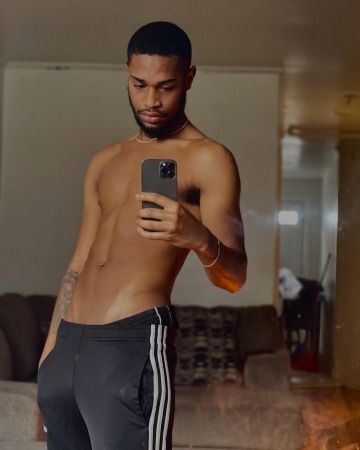 FMjnNDSXwAMzy47 (1).jpg