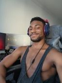 FP3VehXVgAEAxUT (1).jpg