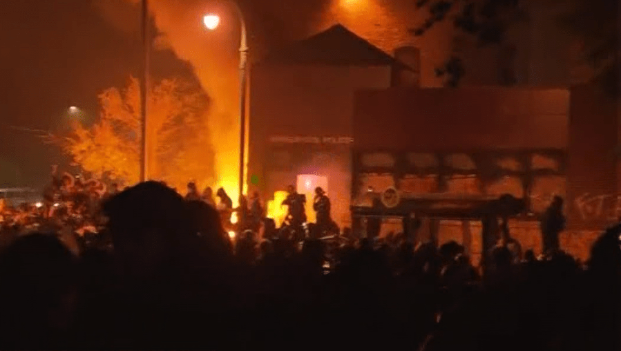 Minneapolis-police-station-on-fire-during-protest-of-George-Floyds-death-the-hands-of-a-police-officer[1].png