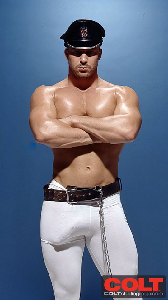 Dick Huge.ColtStudioGroup.comga1_676_pic_02_90979.jpg