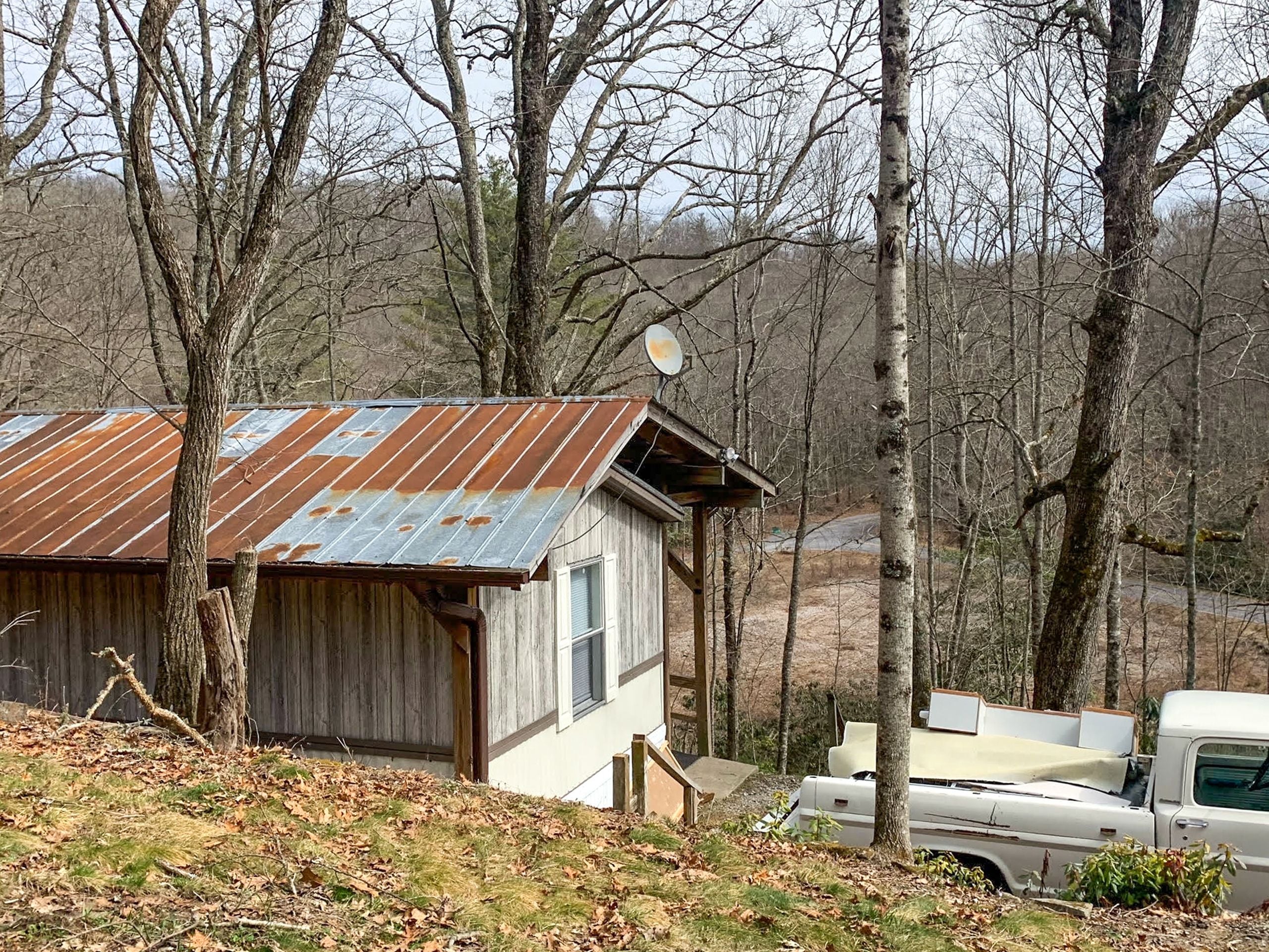 Rusty shithole-of-a-trailer