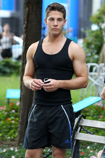 Dean Geyer.jpg