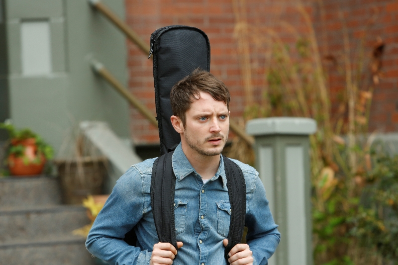 dirk-gently-elijah-wood-3.jpg
