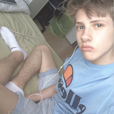 teenager white Nike ankle socks.jpg