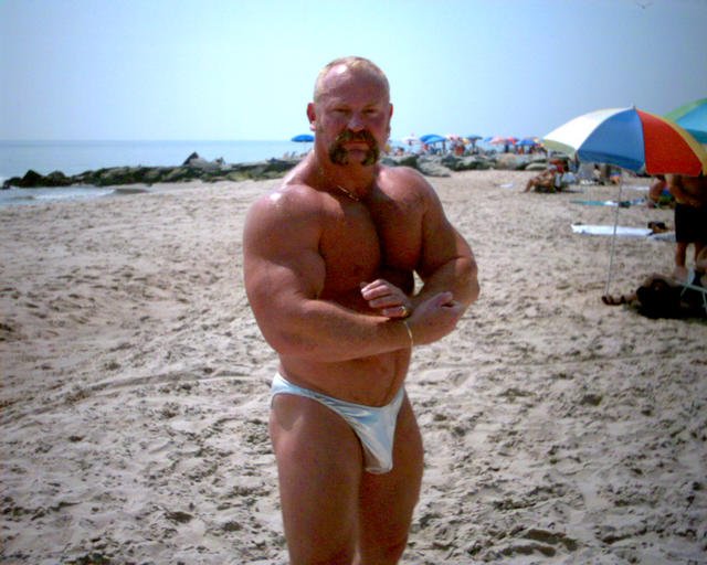 BEACH_BEAR_011.jpg
