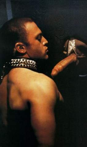 Slave togloryholes.jpg