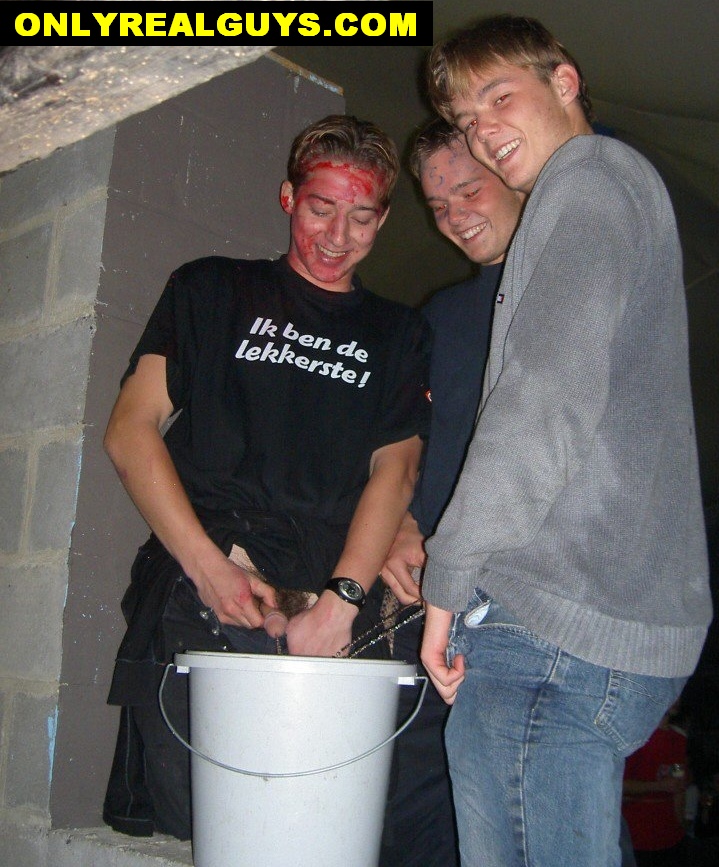 bucketpiss.jpg