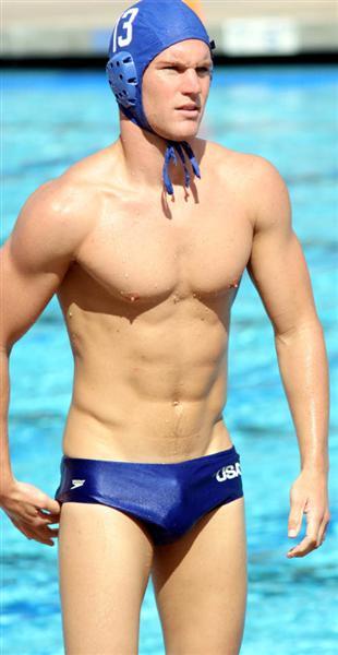 cute-boy-in-speedos-2.jpg