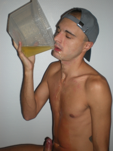 RainbowRimbaud_drink_piss_9.png