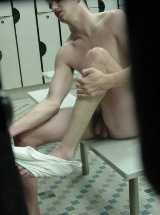 lockerroomvoyeur03.jpg