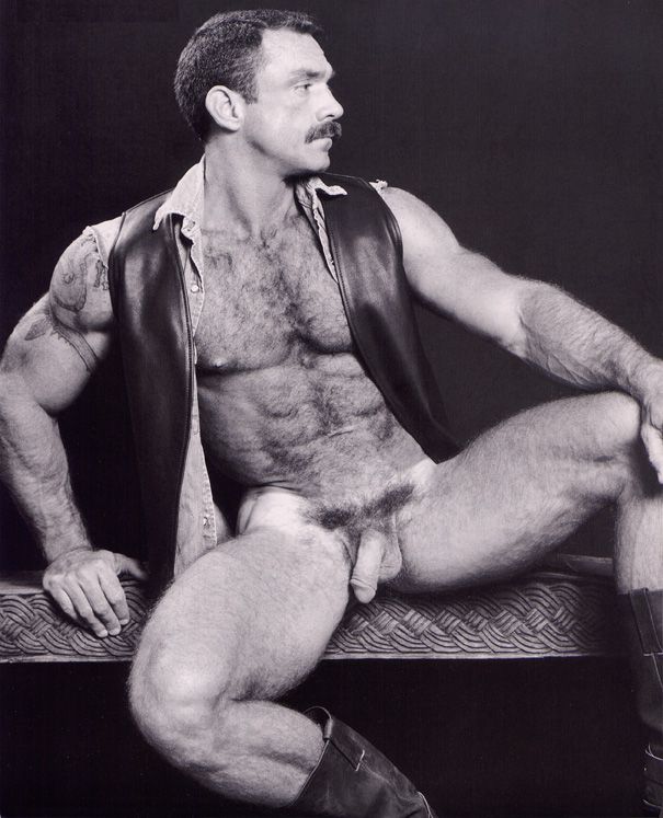 black_and_white_leather_Man.jpg