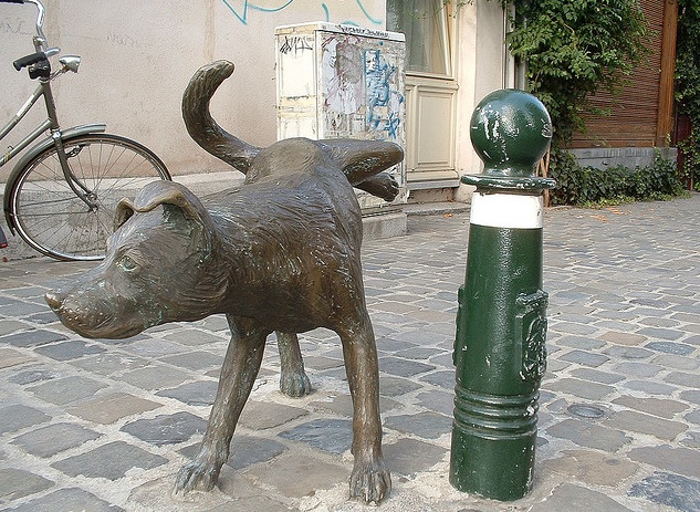 dog pissing sculpture.jpg