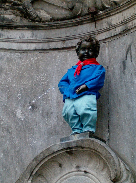 boy pissing sculpture 7.jpg