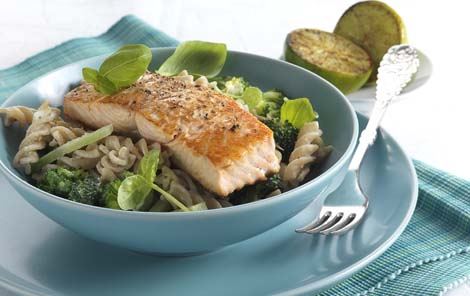 a3d59ff862d54c1aa88417ebd82d13db_470x296_Pasta-med-stegt-laks-og-lime.jpg