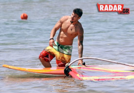 Άκης Πετρετζίκης 9.jpg