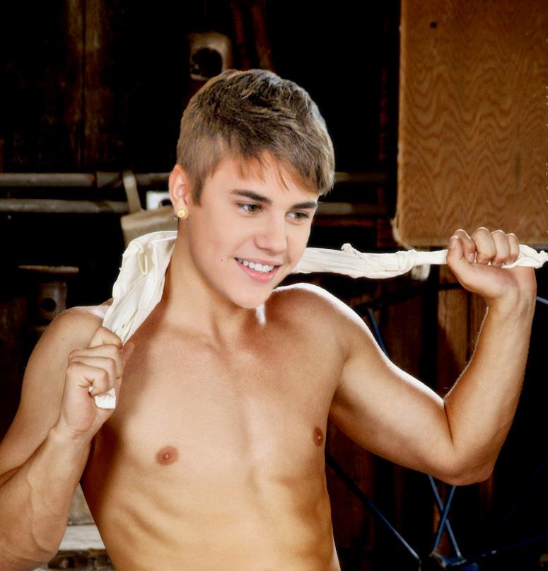 4 sexy-justin-bieber-32417447-775-807.jpg