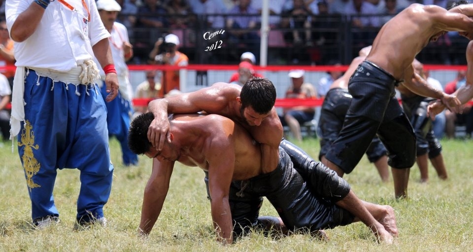 Oil-Wrestling-in-Turkey-3.jpg
