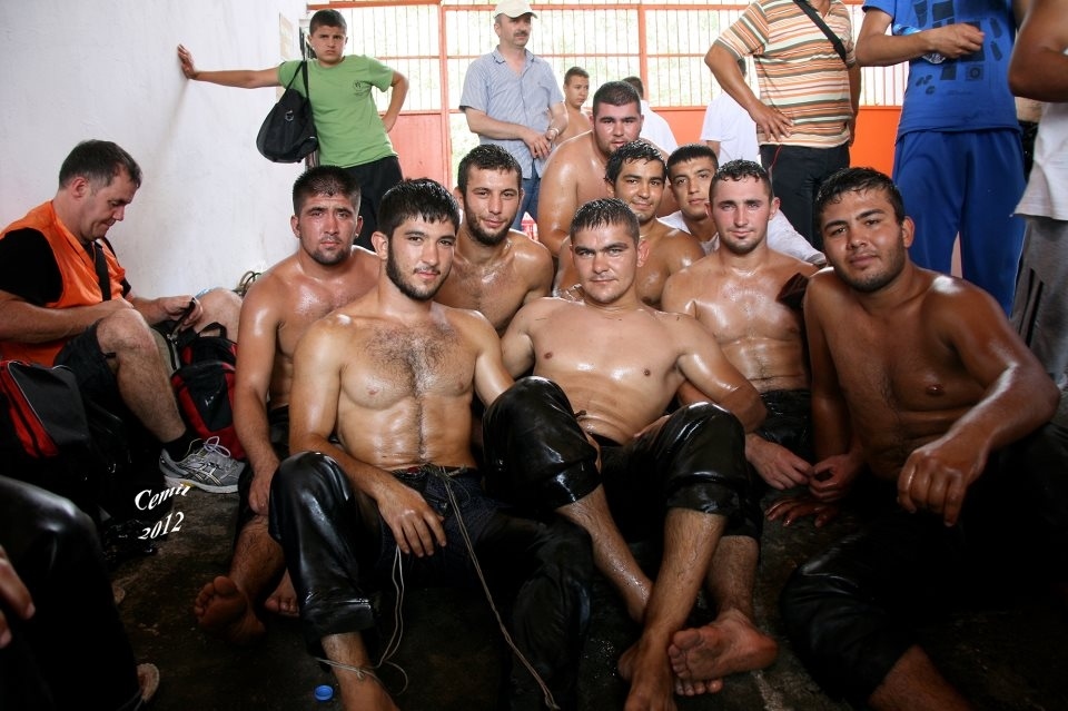Oil-Wrestling-in-Turkey-7.jpg