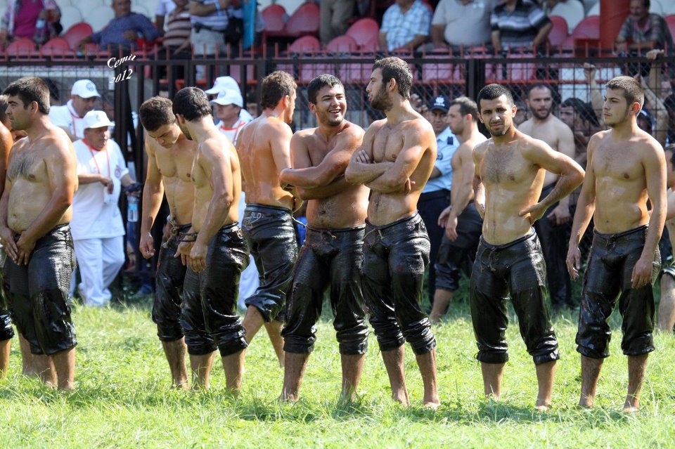 Oil-Wrestling-in-Turkey-8.jpg