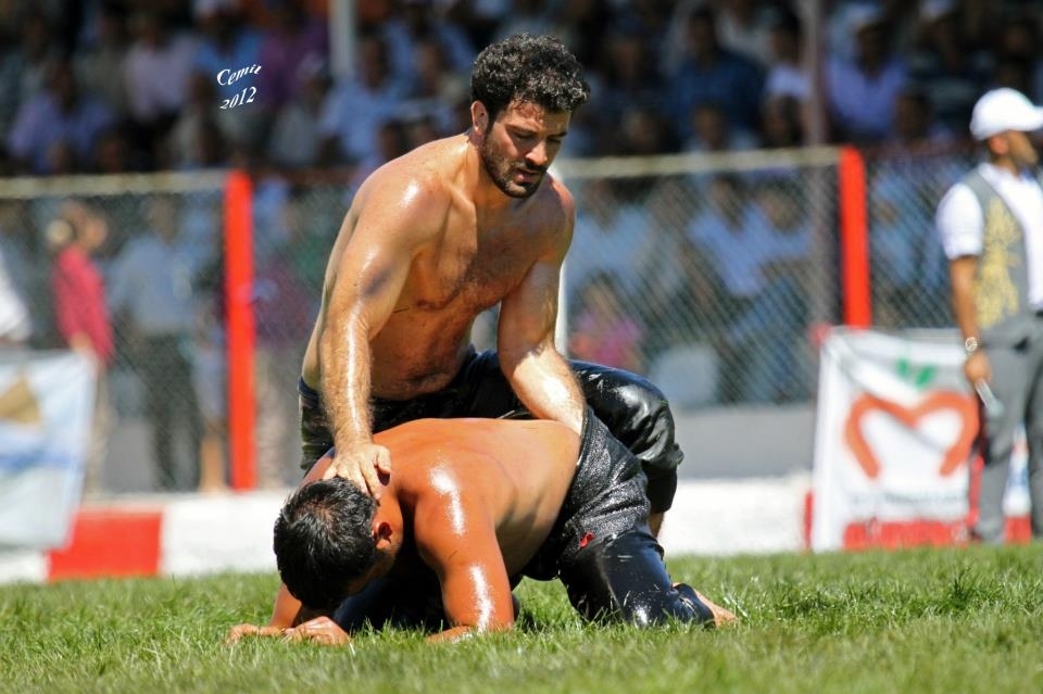 Oil-Wrestling-in-Turkey-10.jpg