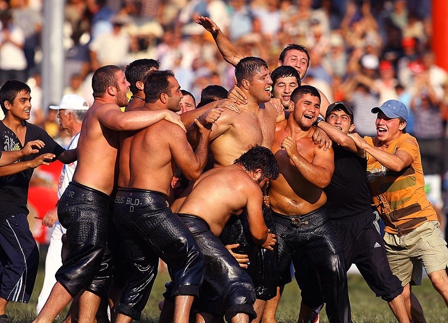 Oil-Wrestling-in-Turkey-13.jpg