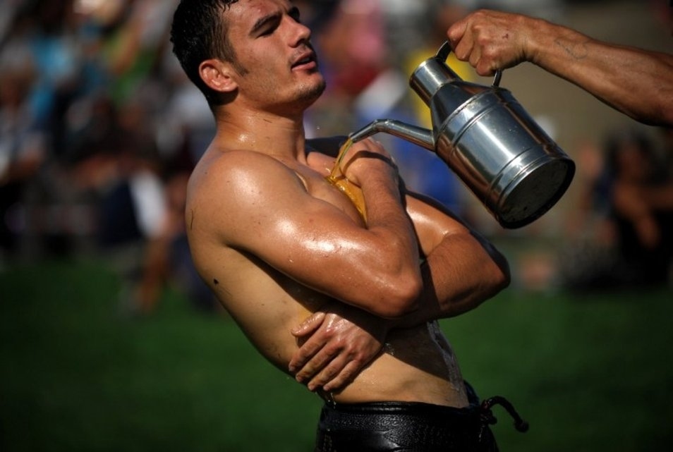 Oil-Wrestling-in-Turkey-16.jpg