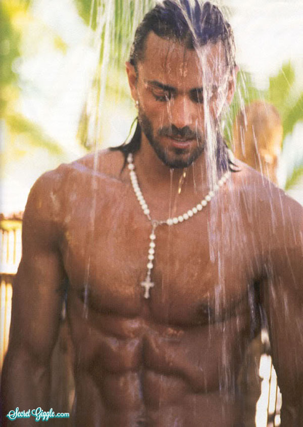 wet-men-hunks-02.jpg
