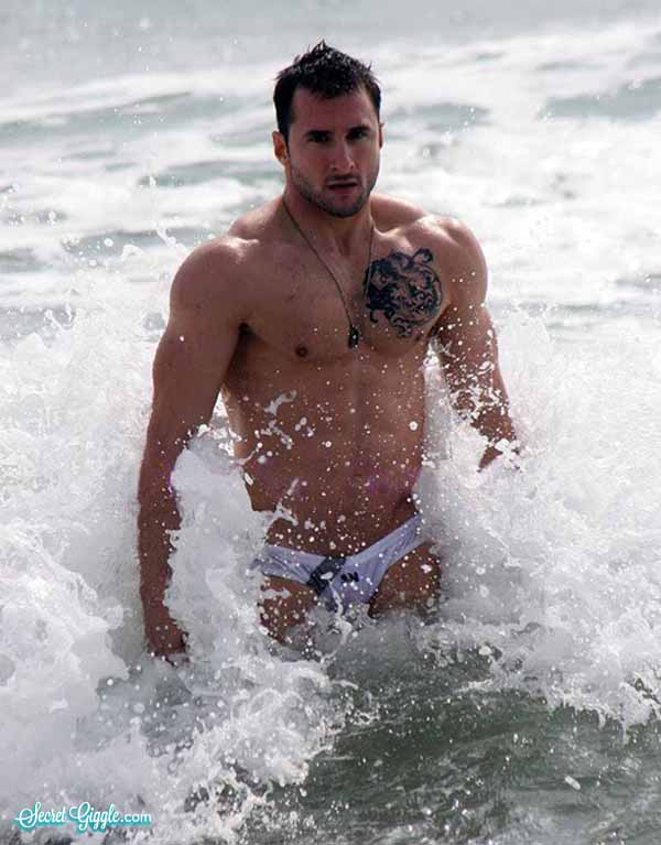 wet-men-hunks-23.jpg