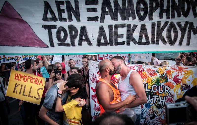 1370748979-athens-gay-pride-2013_2134839.jpg