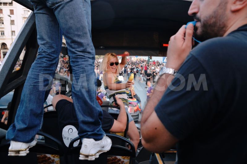 1371350436-thessaloniki-hold-gay-pride-parade_2158205.jpg
