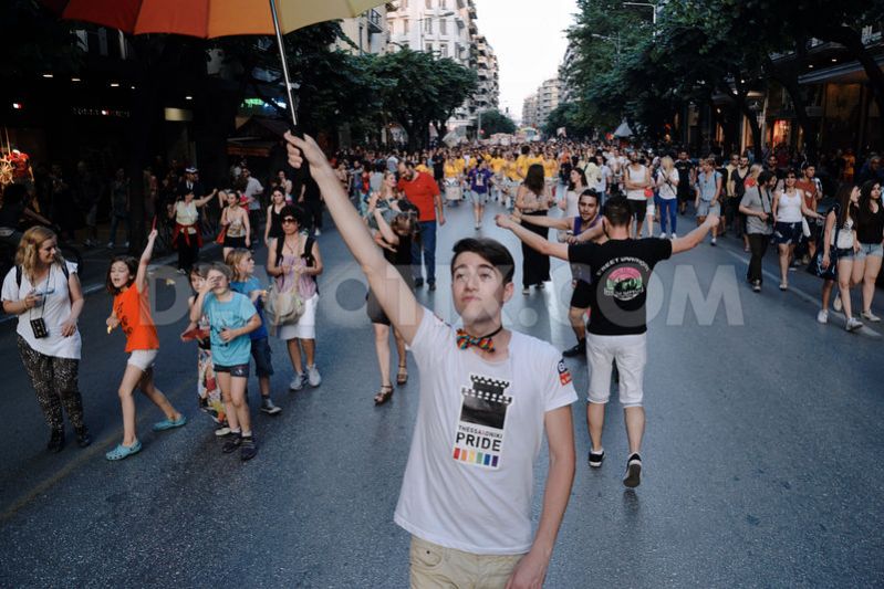 1371350441-thessaloniki-hold-gay-pride-parade_2158197.jpg