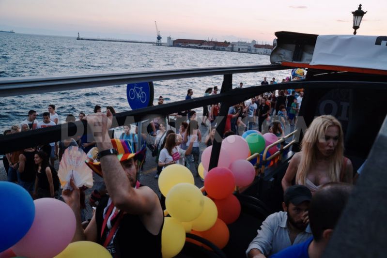 1371350443-thessaloniki-hold-gay-pride-parade_2158214.jpg