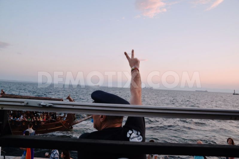 1371350446-thessaloniki-hold-gay-pride-parade_2158262.jpg