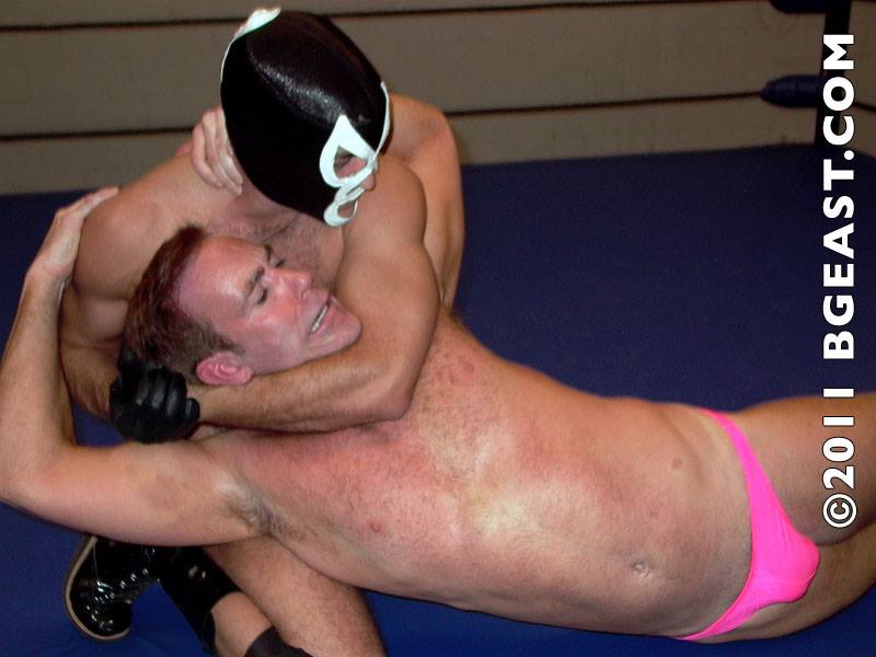 ACage Thunder vs Drew Russell 08.jpg