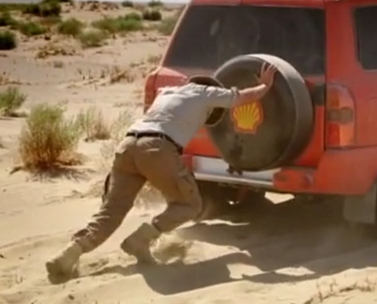 Henry Cavill (4).jpg