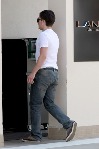 Josh Hutcherson (10).jpg