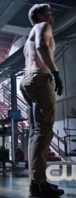 Stephen Amell (1).jpg