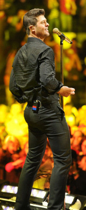 Robin Thicke (1).jpg