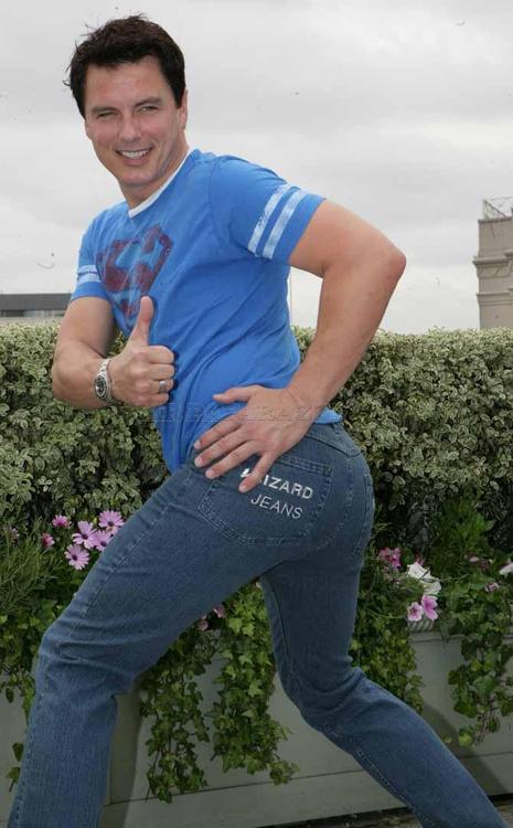 John Barrowman (6).jpg