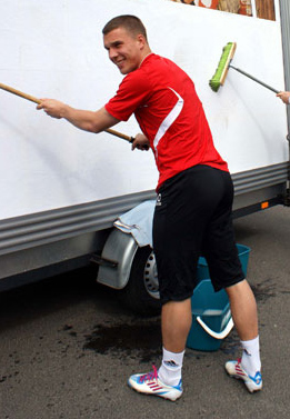 Lukas Podolski (1).jpg