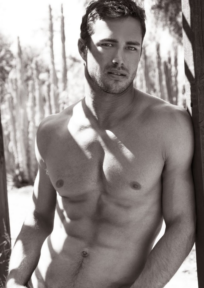 Taylor Kinney 003.jpg
