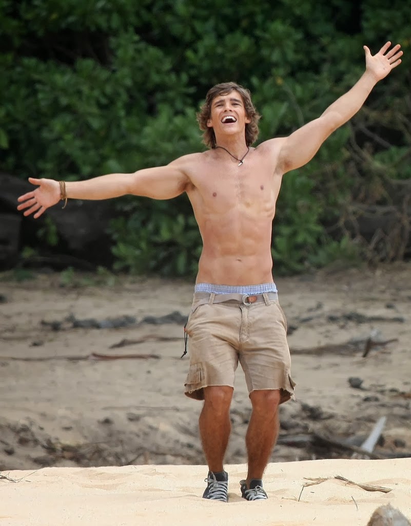 Brendon Thwaites 02.jpg