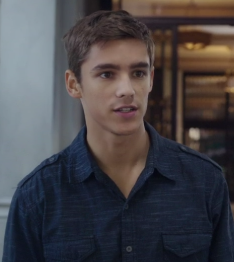 Brenton Thwaites 1.png