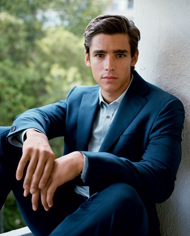 Brenton Thwaites 69.png
