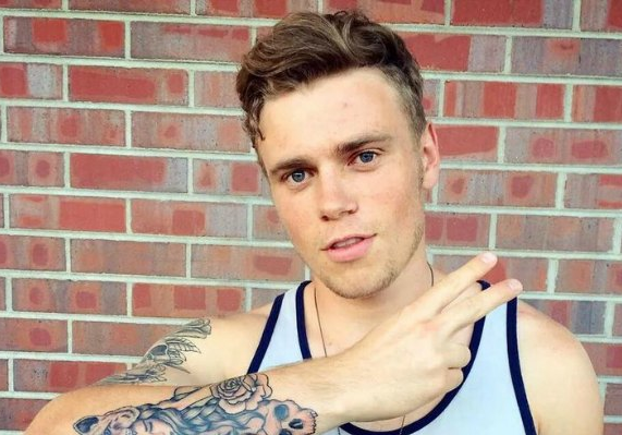 Gus Kenworthy 8.png