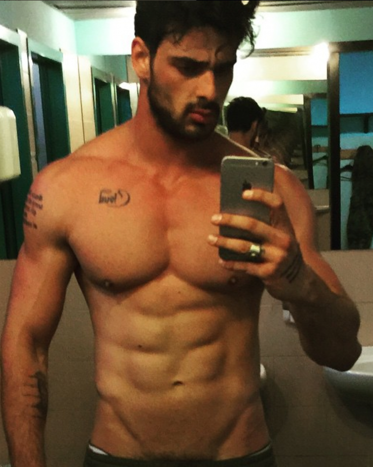 michele morrone 4.png