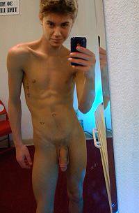 biebernude6.jpg