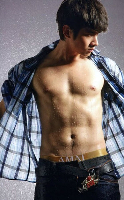 Mario Shirtless_1.jpg