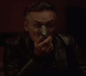 Frank (Dennis Hopper).gif